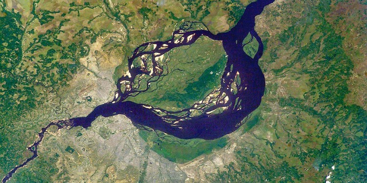 Kinshasa_&_Brazzaville_-_ISS007-E-6305_lrg