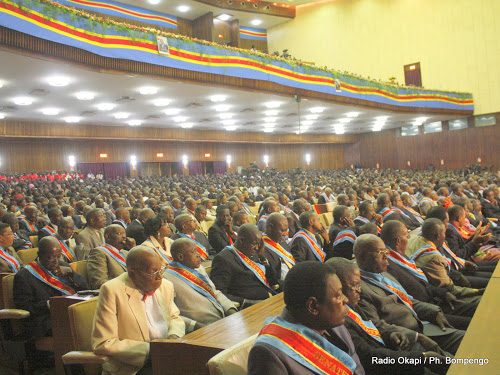 Une vue des députés nationaux et sénateurs congolais au palais du peuple (siège du parlement), ce 8/12/2010 à Kinshasa.