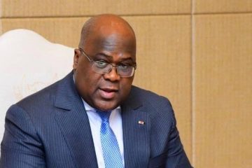 Le président Félix Tshisekedi lors de la signature du document du projet "Cellule présidentielle de veille stratégique", le 31 octobre 2019, à Kinshasa. © @Presidence_RDC/Twitter