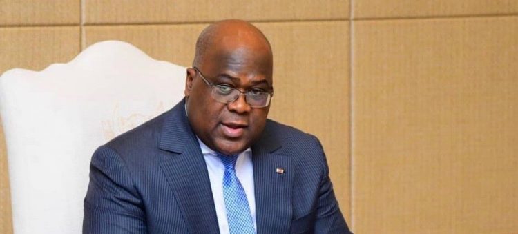 Le président Félix Tshisekedi lors de la signature du document du projet "Cellule présidentielle de veille stratégique", le 31 octobre 2019, à Kinshasa. © @Presidence_RDC/Twitter